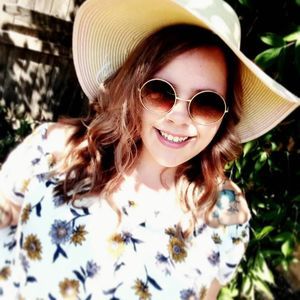 Meet your Posher, Caitlee